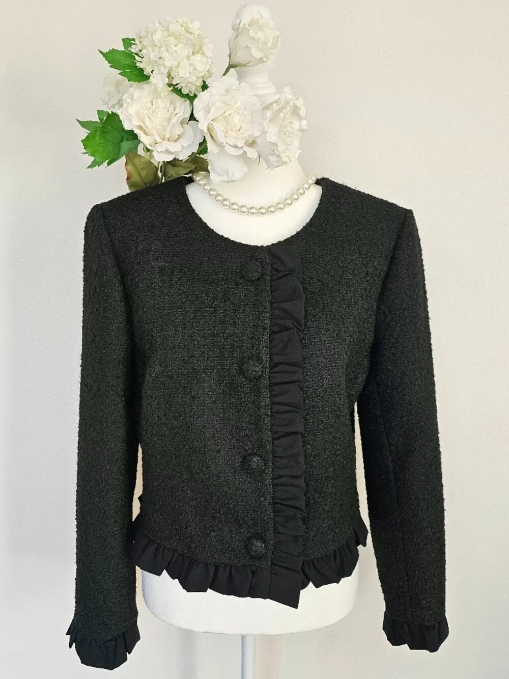 CeCe NWT Black Tweed Ruffle Trim Cropped Jacket Size 8 - Picture 3 of 16
